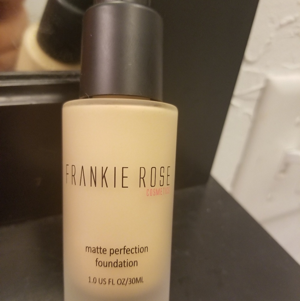 Frankie Rose Matte Foundation